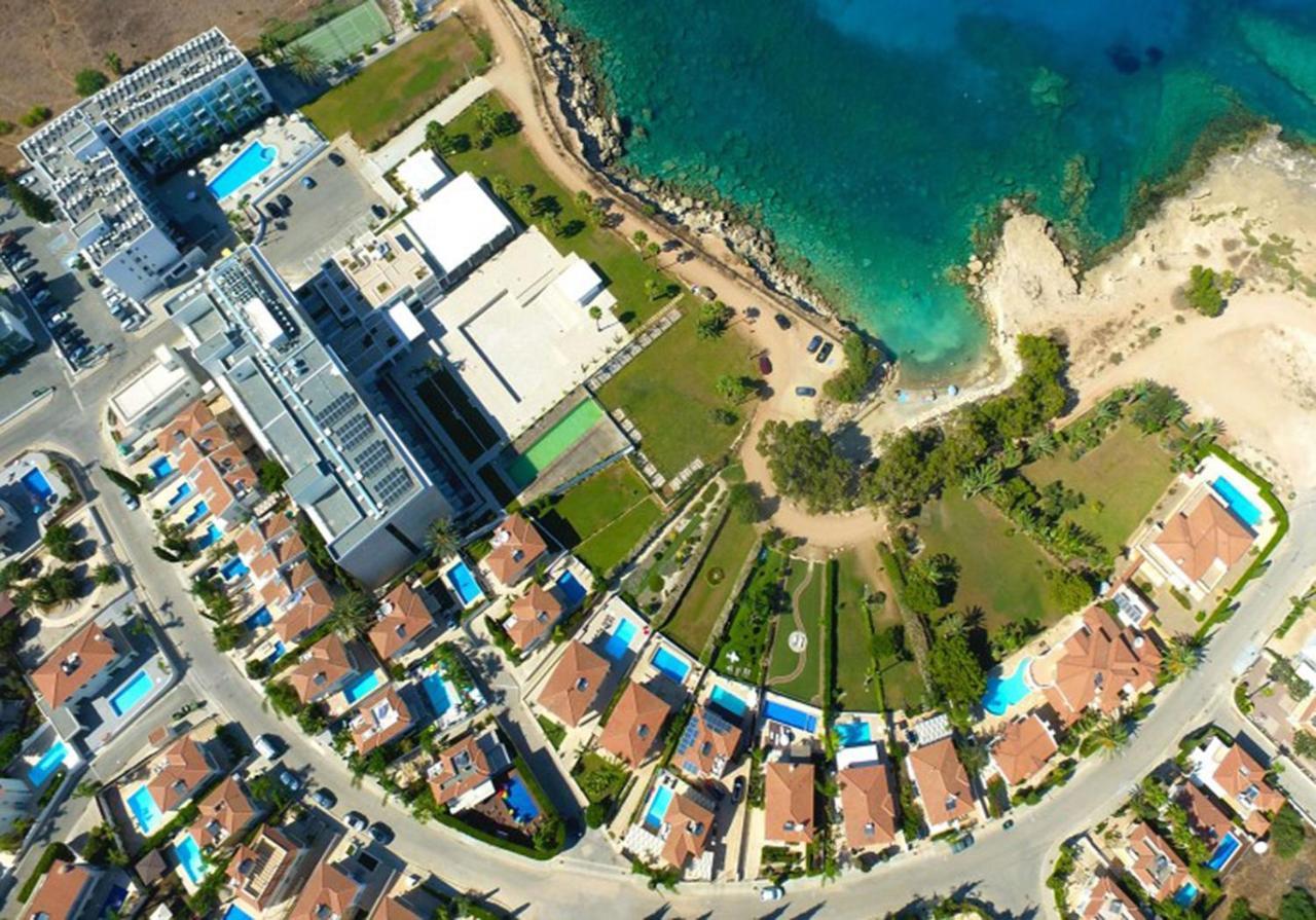 Lucile - Coralli Beachfront Apartment Paralímni Eksteriør bilde