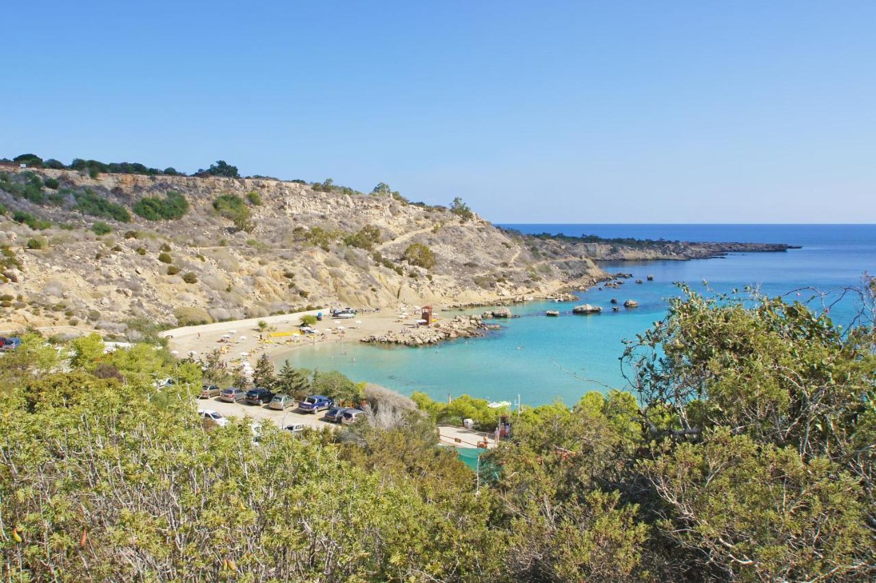 Lucile - Coralli Beachfront Apartment Paralímni Eksteriør bilde